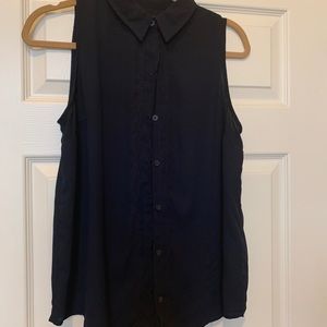 Sleeveless button up